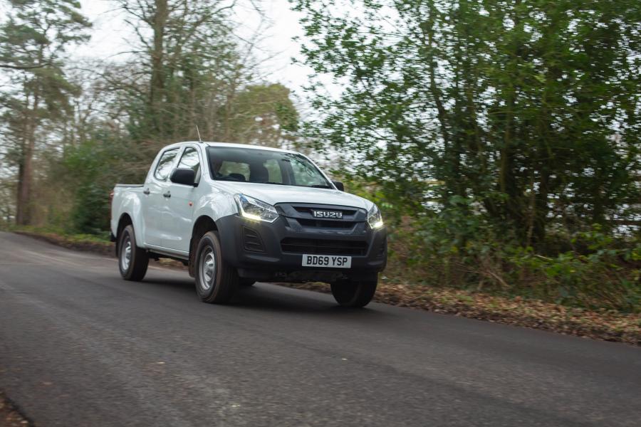  Isuzu D-Max Ultility Double Cab 2018 года  (UK) (фото 7 из 24)